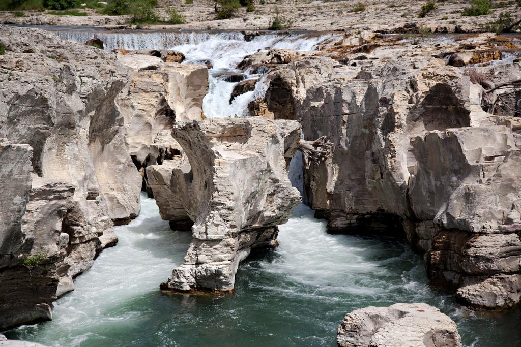 Du rêve Ô naturel - Chambre d'hôtes entre Ardèche et Gard Saint-Julien-de-Peyrolas Exterior foto